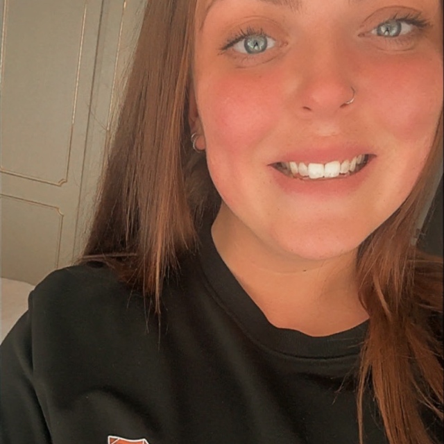 Katie wearing her Daxie Den top